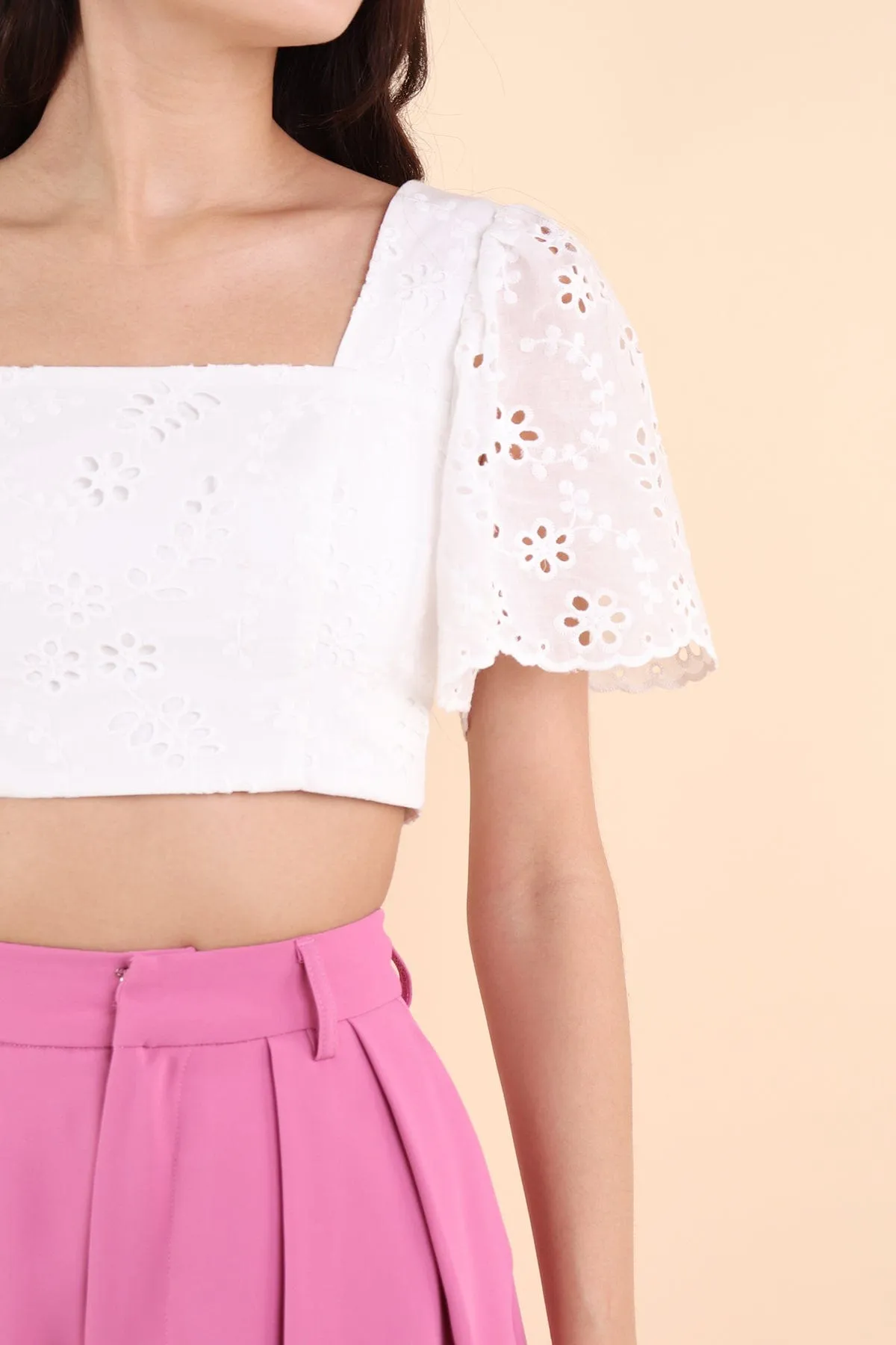 ELYSSA EYELET TOP IN WHITE